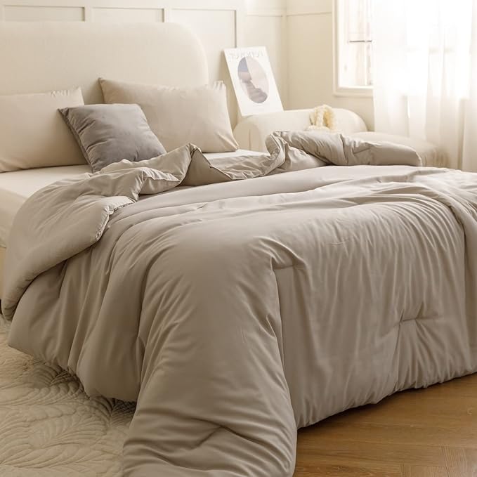 ROSGONIA Oversized Queen Comforter Oatmeal 3pcs (1 Comforter &amp 2 Pillowcases) Lightweight Oversized Queen Comforter Sets Bedding Blanket Quilts