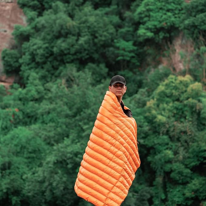 ZOOOBELIVES Ultralight Down Camping Blanket - 1.35lbs 650 Fill Power Puffy Quilt. Compact &amp Warm Comforter for Travel Beach Hammock Backpacking - Elevate Your Outdoor Comfort - AlpliveR300