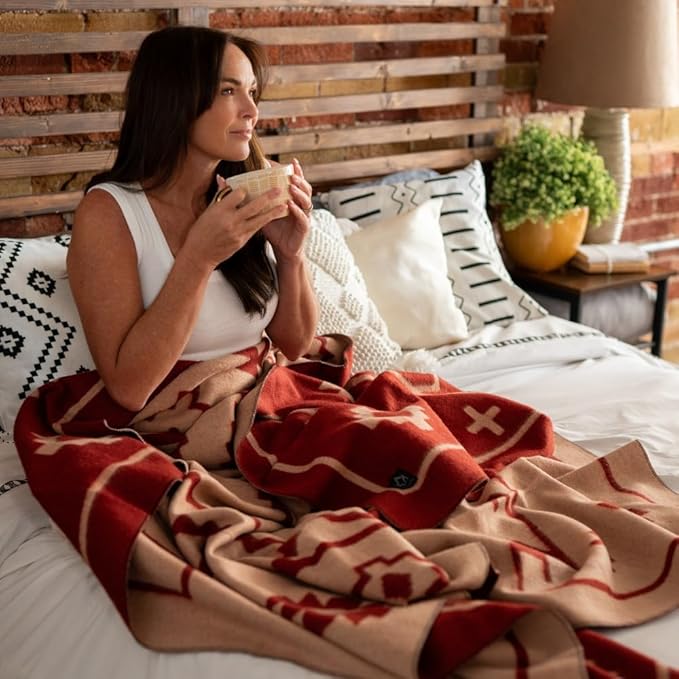 Arcturus Rainier Wool Blanket Warm Thick Washable Wool Blanket for Home Outdoors Camping Tailgates Picnic Hunting Travel &amp Emergency Kits Twin Size 4.5 lb Monument Valley