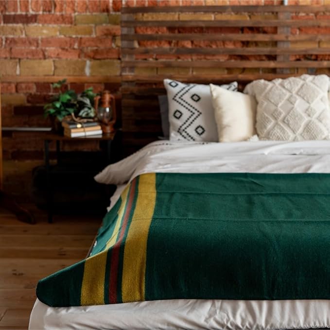 Arcturus Rainier Wool Blanket - Warm Heavy Washable Bed Blanket | Great for Home &amp Camping (Fort Lava Canyon King)