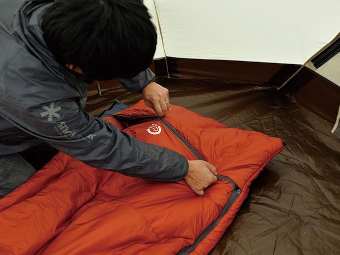 Snow Peak Ofuton Sleeping Bag - Versatile Camping Sleeping Bag for Cold Weather &amp Warm Sleeping - Comfortable &amp Durable Camping Equipment - Wide