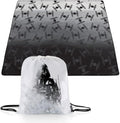 Picnic TIME Star Wars Darth Vader Impresa Picnic Blanket Lightweight Fleece Beach and Outdoor Blanket with Drawstring Backpack and Easy Fold Design (Black and White)