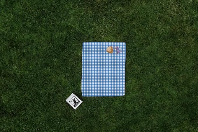 Picnic TIME Disney Pixar Ratatouille Impresa Picnic Blanket Lightweight Folding Beach Blanket with Carry Backpack Machine Washable Water Resistant Fleece Picnic Mat (Black and White)