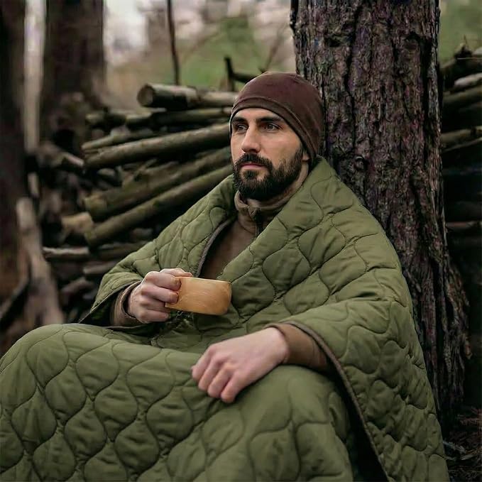 LOOGU Camo Blanket Waterproof Insulation Poncho Liner for Outdoor Camping Hiking Hunting Survival Backpacking Picnicking