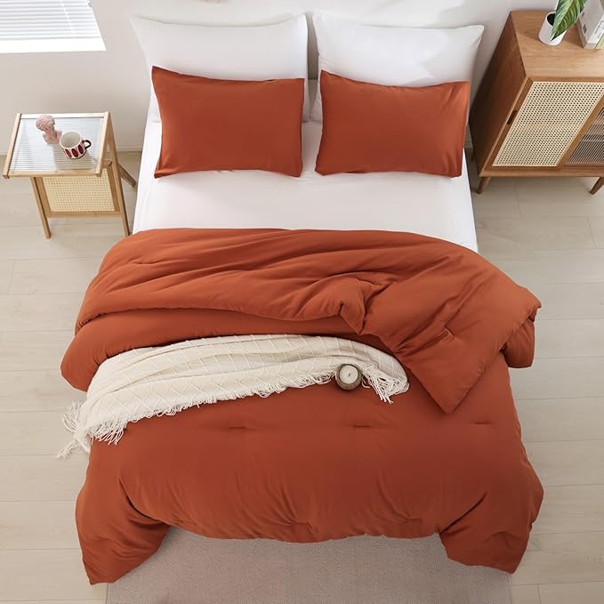 ROSGONIA Oversized King Comforter 128x120 3pcs Super King Plus (1 Burnt Orange Comforter &amp 2 Pillowcases Lightweight Bedding Set Quilt