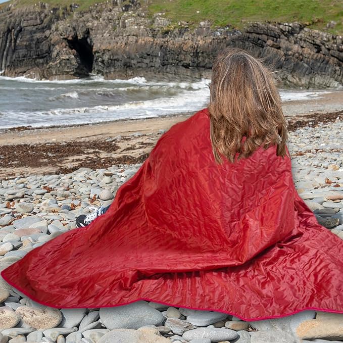 Large Outdoor Blanket Waterproof Quilted-Thick Warm Fleece Blanket for Stadium Camping Picnics Beaches Pets Sports - Sandproof Windproof Washable Portable - Red