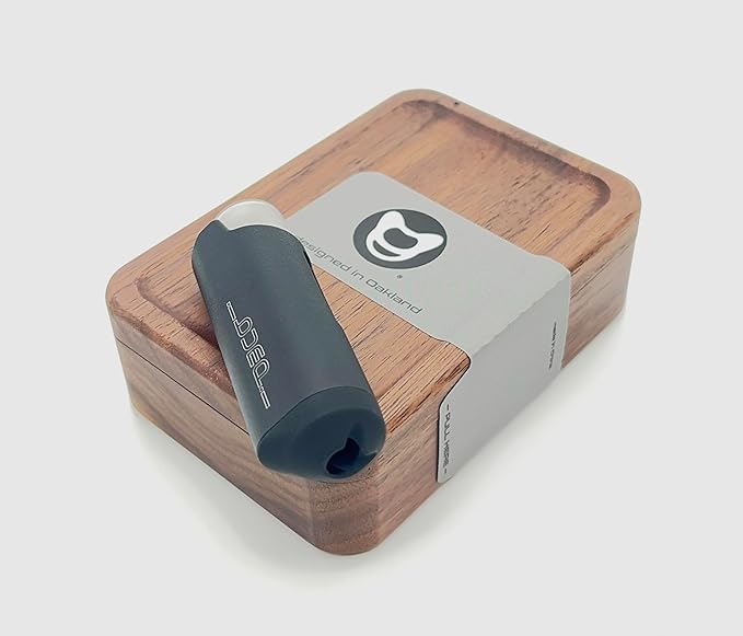 v1.5 Portable Spice Dispenser with Built-In Straw