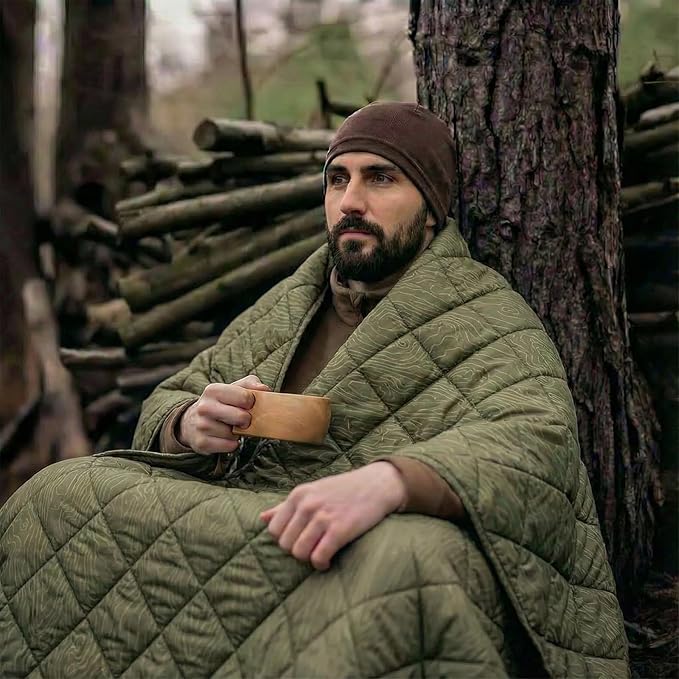 LOOGU Camo Blanket Waterproof Insulation Poncho Liner for Outdoor Camping Hiking Hunting Survival Backpacking Picnicking