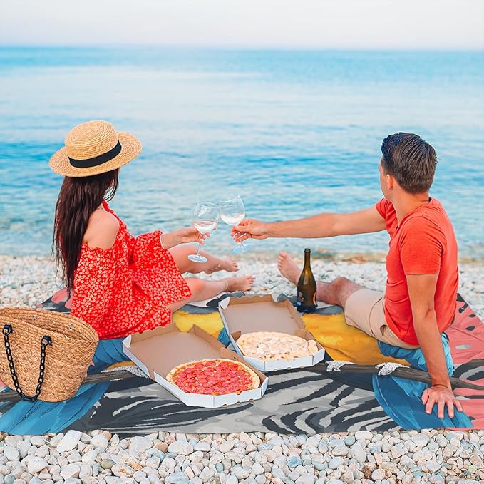 Waterproof Sandproof Beach Blanket 59''×68'' Parrot Bird Polyester Outdoor Picnic Blanket with 4 Stakes &amp Storage Bag for BeachCampingVacation Animal