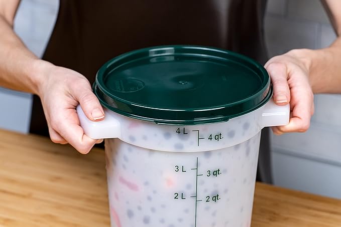 Carlisle FoodService Products Storplus Round Food Storage Container with Stackable Design for Catering Buffets Restaurants Polyethylene (Pe) 4 Quart White