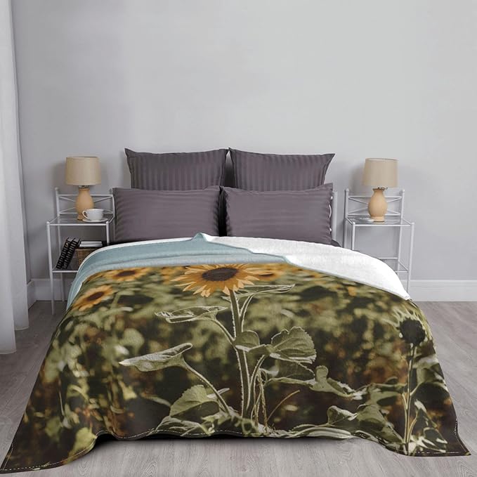 Gorgeous Sunflower Soft Fleece Blanket 60 * 50 inch Soft Sofa Blanket Suitable for Sofa Camping Travel Night Cover Blanket