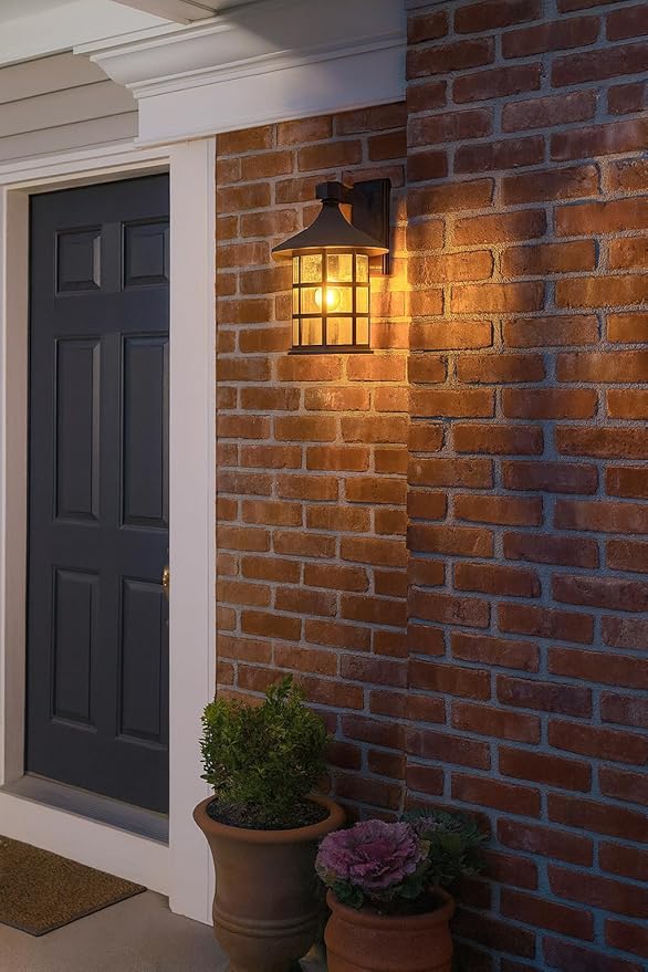 Hinkley Freeport Small Outdoor Wall Mount Lantern New England Design Cast Aluminum Clear Seedy Glass Black