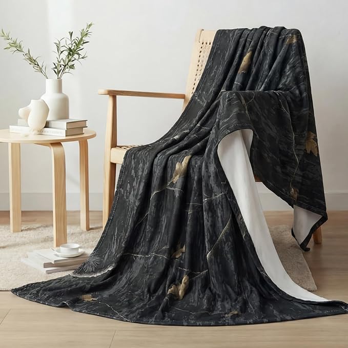 LOOGU Camo Blanket Waterproof Insulation Poncho Liner for Outdoor Camping Hiking Hunting Survival Backpacking Picnicking