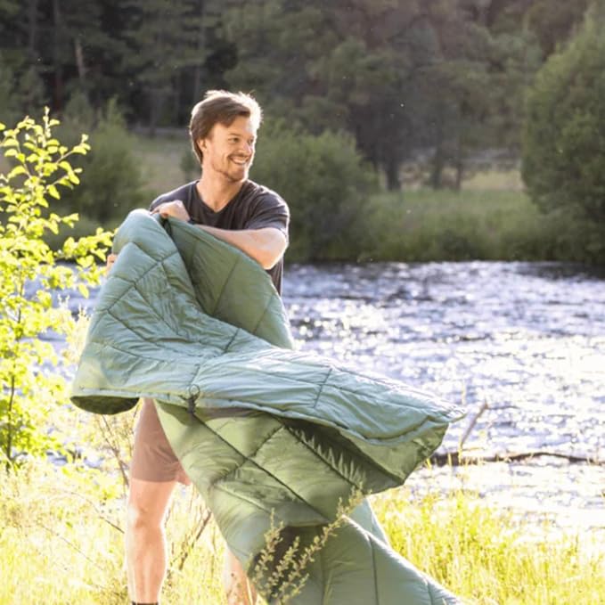 HEST Packable Comforter for Camping Single Size - 100% Recycled Polyester Fill and Premium Quiet Fabric - Perfect for Hiking Backpacking &amp Outdoor Adventures