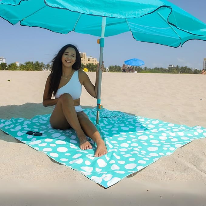 Plush Microfiber Beach Blanket Large Beach Mat for 1-4 Persons Sandproof Windproof | Hole for Umbrella Corner Sand Pockets to Fight Wind (Bag for Blanket Included)