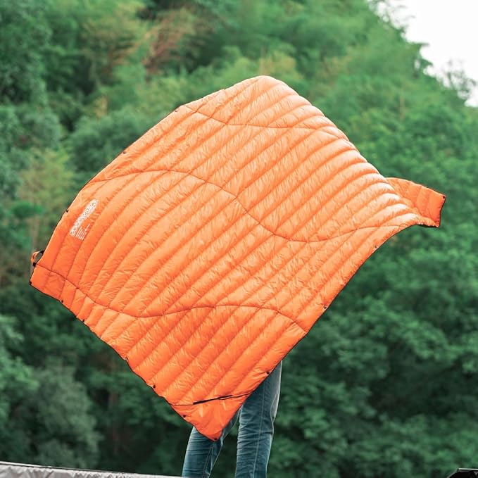 ZOOOBELIVES Ultralight Down Camping Blanket - 1.35lbs 650 Fill Power Puffy Quilt. Compact &amp Warm Comforter for Travel Beach Hammock Backpacking - Elevate Your Outdoor Comfort - AlpliveR300