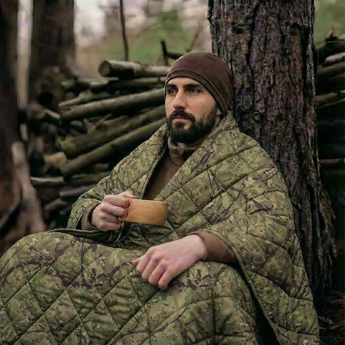 LOOGU Camo Blanket Waterproof Insulation Poncho Liner for Outdoor Camping Hiking Hunting Survival Backpacking Picnicking
