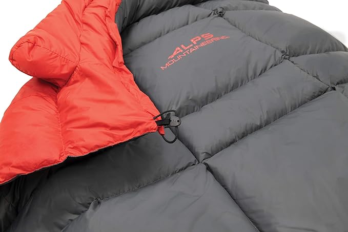 ALPS Mountaineering Pinnacle Quilt - Charcoal/Red