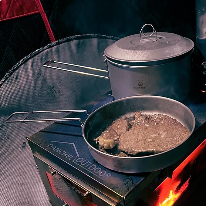 SILVERANT Camping Plate Titanium Pan Dish Plate with Handle &amp Mesh Bag Large Reuseable Ultralight Dinner Plate for Camping Outdoors Backpacking (750ML)