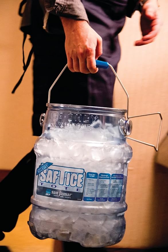 San Jamar Saf-T-Ice Plastic Ice Tote Ice Bucket with Drying and Storage Hook for Restaurants Bars Catering Events Buffets 6 Gallons Blue