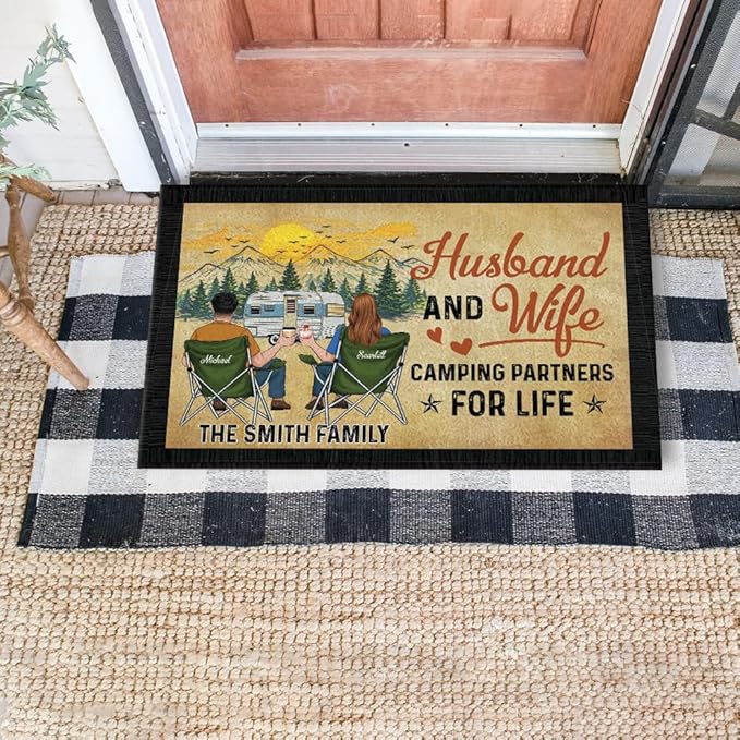 Personalized Camping Entry Doormat with Custom Family Name – “Life is Better When You’re Camping” RV Floor Mat for Trailer Cabin or Motorhome Doorway – Gift Idea for Outdoor Travel Lovers