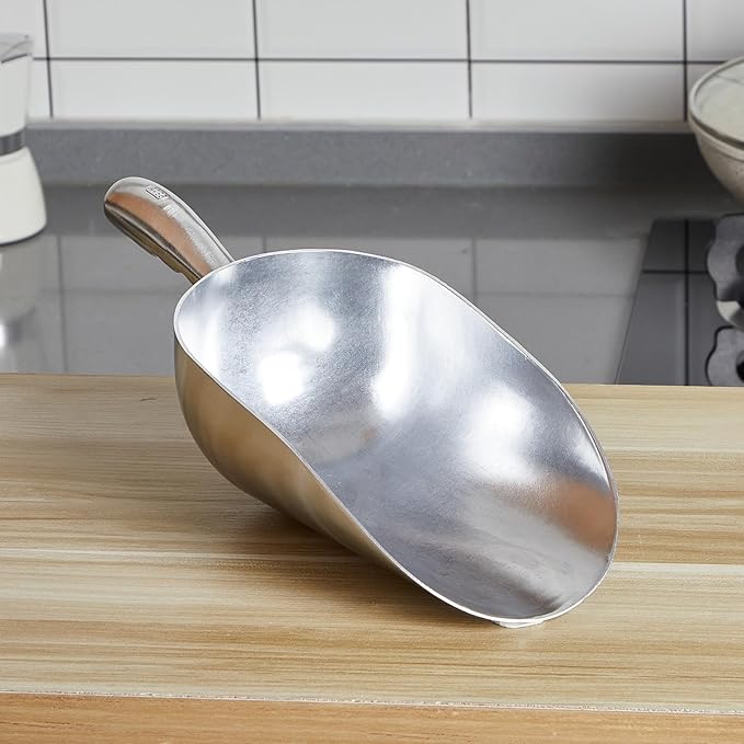 2 Pcs 85-ounce Metal Ice Scoop Large Crawfish Scoop Aluminum Utility Scooper Round Bottom Crawfish Boil Party Supplies for Pet Food Rock Salt Seafood Cat Litter Kitchen Bar Ice Machine