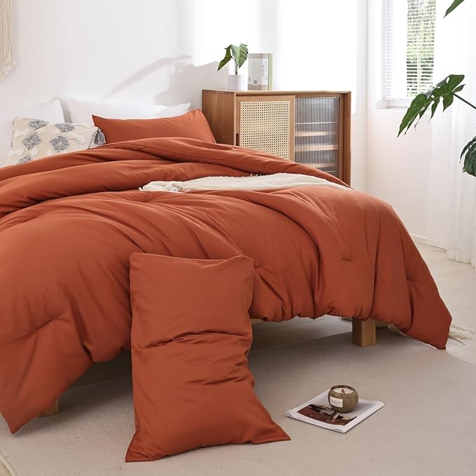 ROSGONIA Oversized King Comforter 120x120 3pcs Super King Comforter (1 Burnt Orange Comforter &amp 2 Pillowcases) Lightweight Warm Bedding Set Quilt