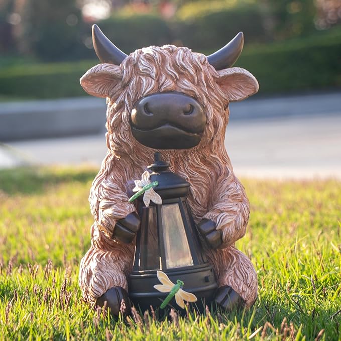 DKJOCKY Highland Cow Garden Decor Statue with Solar Light Lantern Birthday Gifts for Women Mom Grandma Funny Waterproof Resin Figurine Outdoor Decorations for Yard Patio Lawn Balcony Porch