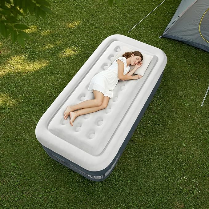 Air Mattress with Built in Pump Raised18in H Comfort Blow up MattressDouble Chamber Airbed2min Quick Inflation/Deflation Mattress for Home Guests Camping (FlockingGray &amp White Twin)
