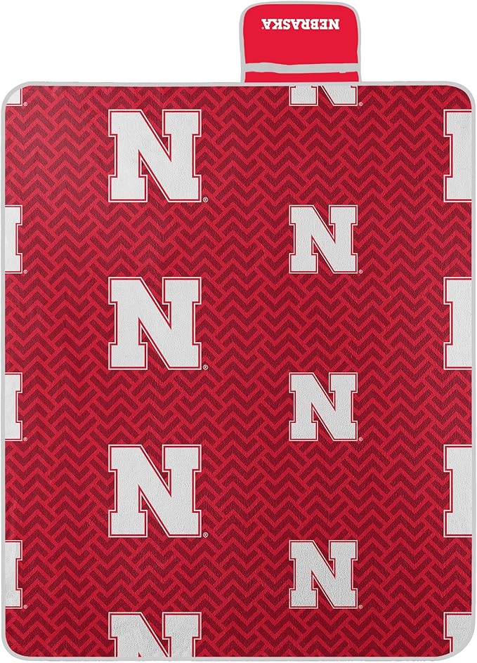 NORTHWEST NCAA 50X60 Picnic Blanket TREADFAST - Nebraska