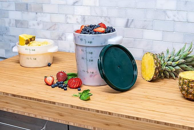 Carlisle FoodService Products Storplus Round Food Storage Container with Stackable Design for Catering Buffets Restaurants Polyethylene (Pe) 4 Quart White