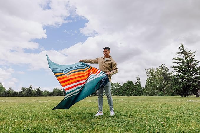 Picnic TIME Outdoor Picnic Blanket Tote 59x51 Foldable Beach &amp Camping Blanket with Soft Fleece Water-Resistant Bottom Adjustable Strap &amp Zippered Pocket (Marine Stripe)