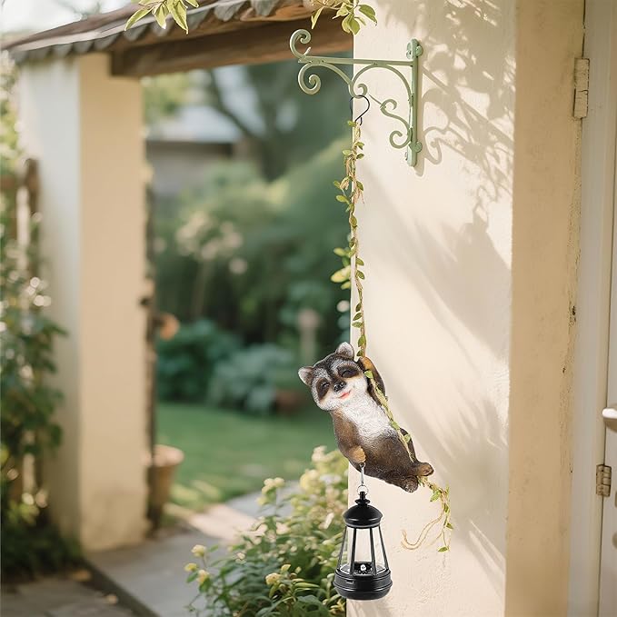 Solar Hanging Raccoon Statue Outdoor Resin Animal Figurine with LED Lights for Garden Fence Porch Patio Yard Decor Dusk to Dawn Auto On/Off