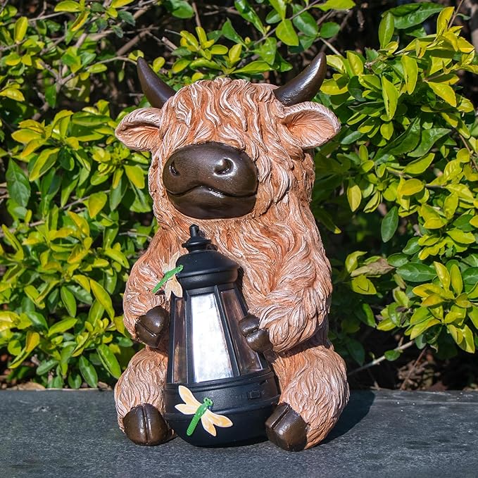 DKJOCKY Highland Cow Garden Decor Statue with Solar Light Lantern Birthday Gifts for Women Mom Grandma Funny Waterproof Resin Figurine Outdoor Decorations for Yard Patio Lawn Balcony Porch