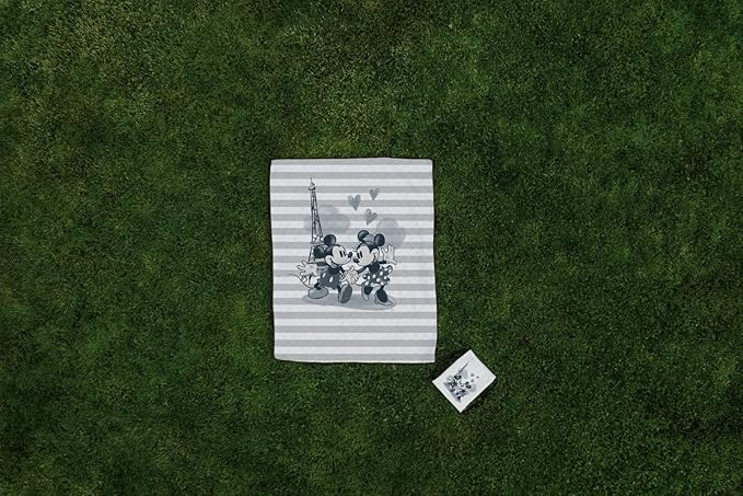Picnic TIME Disney Mickey and Minnie Mouse Impresa Picnic Blanket Lightweight Folding Beach Blanket with Carry Backpack Machine Washable Water Resistant Fleece Picnic Mat (Black and White)