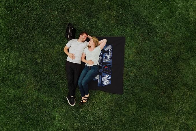 Picnic TIME Star Wars Impresa Picnic Blanket Lightweight Fleece Beach and Outdoor Blanket with Drawstring Backpack and Easy Fold Design (Black and White)