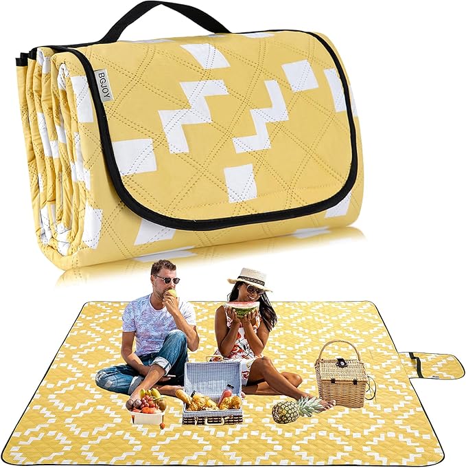 Waterproof Sandproof Travel Blanket Large Yellow Picnic Mat for 2-4 Adults Lightweight Beach Blankets with Carry Strap Foldable Outdoor Blankets for Camping Grass Park