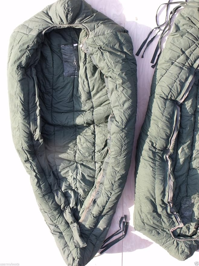 Very Warm Thick Old School Military US Army Subzero Extreme Cold Weather ECW Down OD Green Sleeping Bag by US Goverment GI USGI