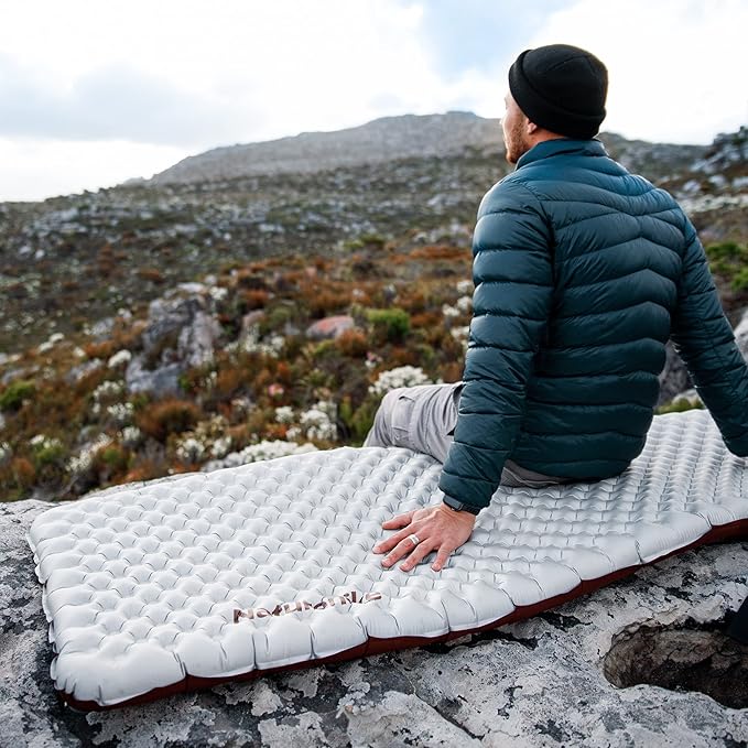 Naturehike Ultralight Insulated Sleeping Pad with R5.8 3.2in Thickened Patchworkable Inflatable Double Sleeping Mat for Camping Hiking Climbing with Inflatable Bag