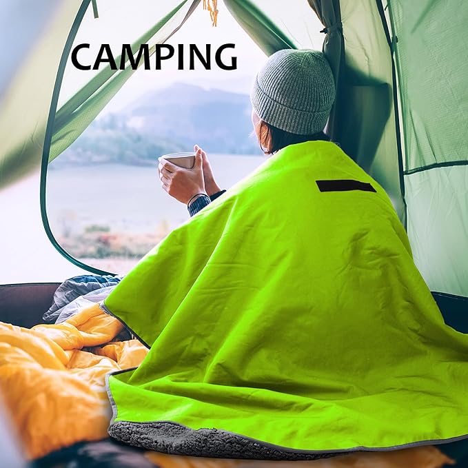 Tirrinia Large Waterproof Outdoor Blanket Soft Warm Windproof Stadium Blanket with Sherpa Fleece and Foldable for Outdoor Sport Baseball Football Beach Concerts Car