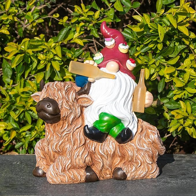 DKJOCKY Gnome Garden Decor Statue with Solar Light Lantern Highland Cow Birthday Gifts for Women Mom Grandma Funny Waterproof Resin Figurine Outdoor Decorations for Yard Patio Lawn Balcony Porch
