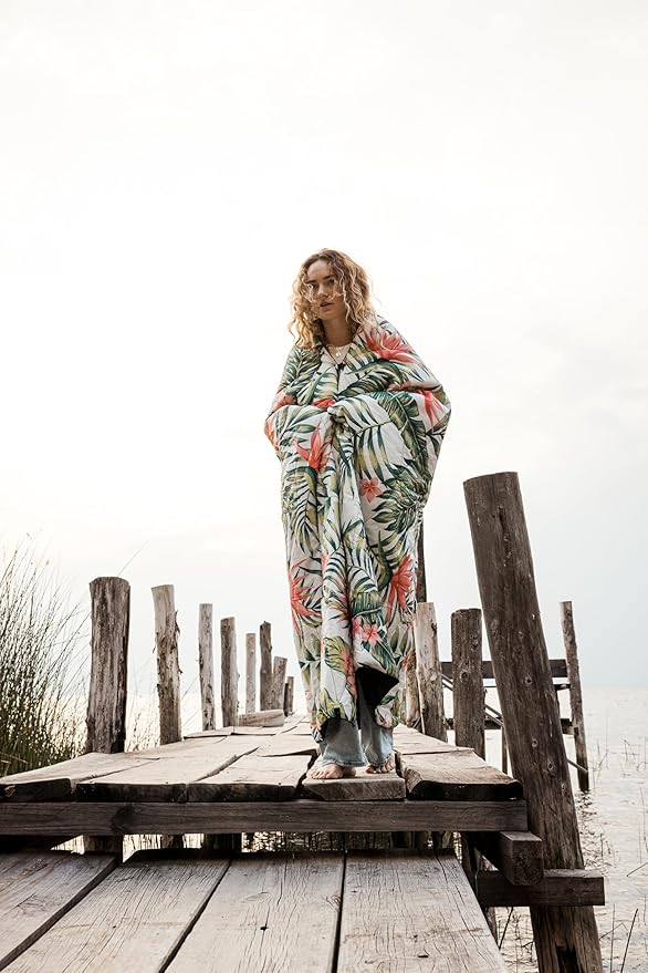 Nomadix Puffer Blanket – Water-Resistant Eco-Friendly Insulated Blanket with Snaps for Camping Beach and Travel Made from Recycled Materials