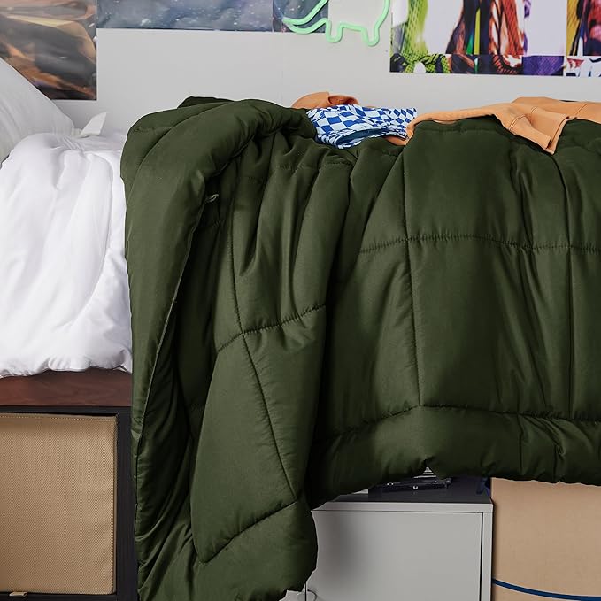 Bedsure Comforter Duvet Insert - Quilted Comforters Twin Size All Season Duvet Down Alternative Bedding with 8 Tabs Gifts for Women/Men Olive Green Twin 88 x 68 Inches