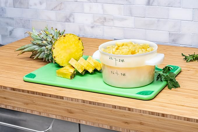 Carlisle FoodService Products Storplus Round Food Storage Container with Stackable Design for Catering Buffets Restaurants Polyethylene (Pe) 2 Quart White