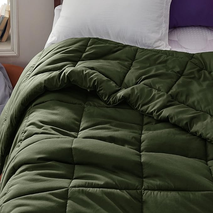 Bedsure Comforter Duvet Insert - Quilted Comforters Twin Size All Season Duvet Down Alternative Bedding with 8 Tabs Gifts for Women/Men Olive Green Twin 88 x 68 Inches