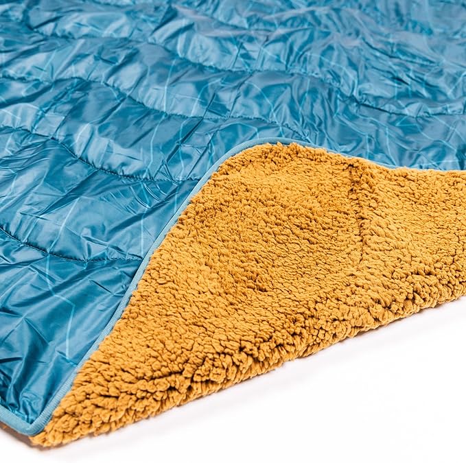 Wilderdog Double-Sided Dog Picnic Blanket – Sherpa Fleece &amp Water-Resistant Shell – 42.5” x 56.5” – Caspian