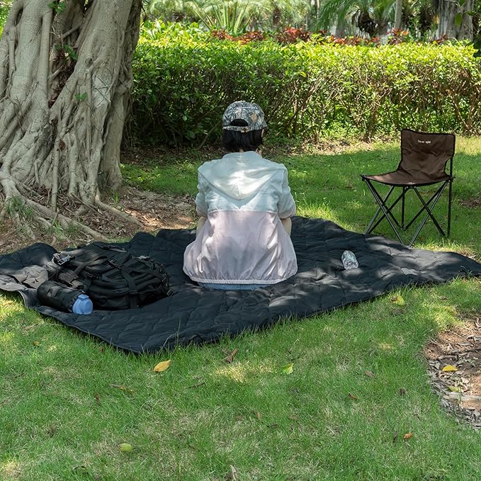 LOOGU Camo Blanket Waterproof Insulation Poncho Liner for Outdoor Camping Hiking Hunting Survival Backpacking Picnicking