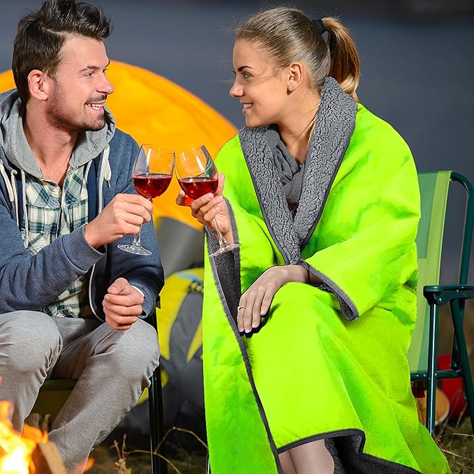 Tirrinia Waterproof Outdoor Blanket with Sherpa Lining Windproof Triple Layers Warm Comfy Foldable for Camping Stadium Beach Picnic Grass Concerts Car Dog 51''X 59'' &amp 59''X 80''