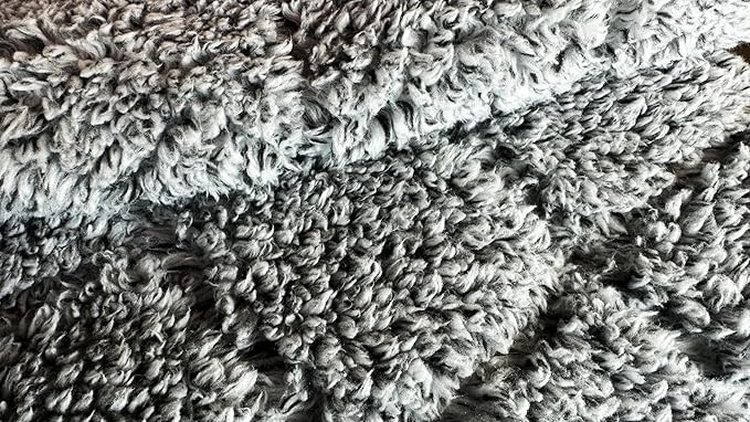 DOWN UNDER OUTDOORS Large Waterproof Windproof Extra Thick 350 GSM Quilted Fleece or Sherpa Stadium Blanket