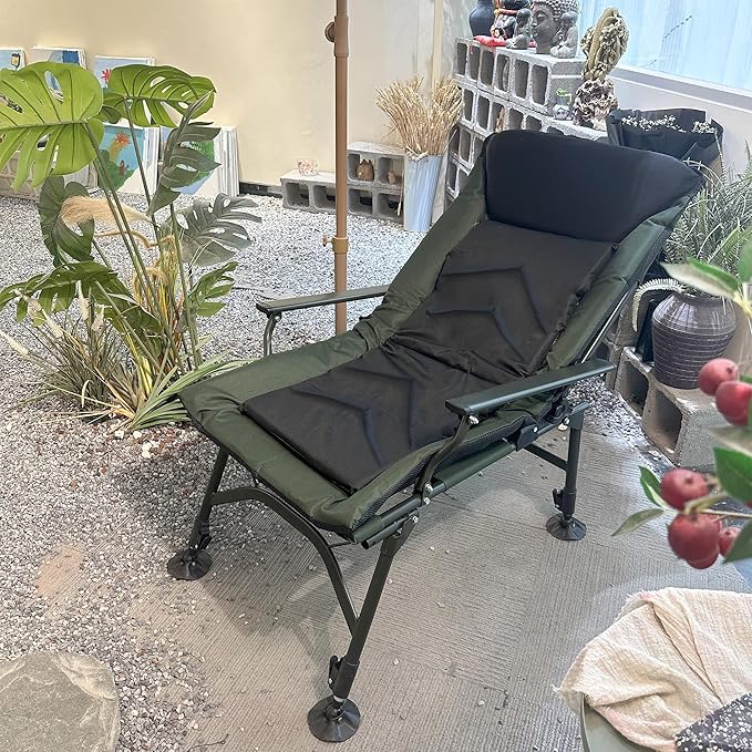 Camping Lounge Chair Portable Folding Reclining Camping Chair with Adjustable backrest for Indoor and Outdoor Camping Beach Hiking Fishing Green+Black